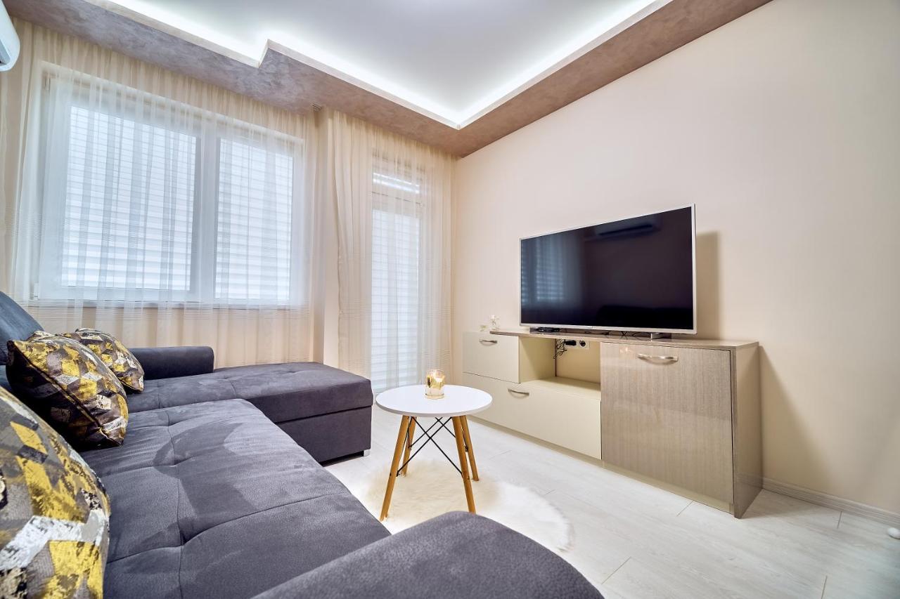 Апартамент S Apart Varna Buitenkant foto